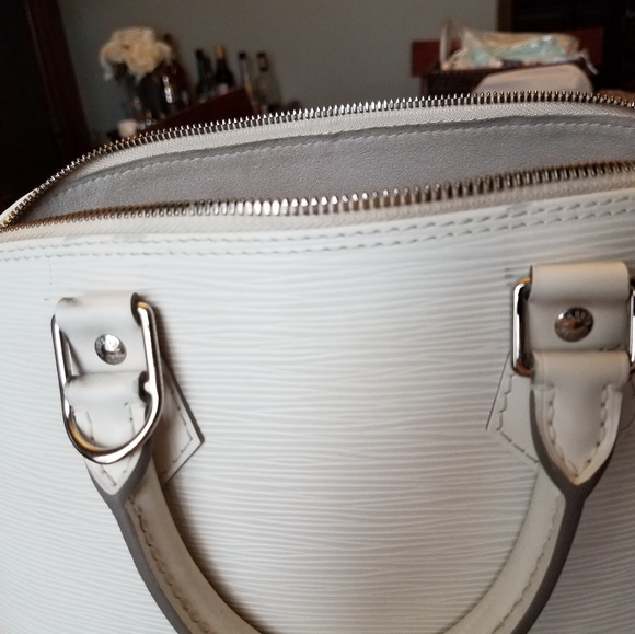 SOLD@!  Louis Vuitton Ivory Alma Epi Satchel Han - Picture 12 of 13